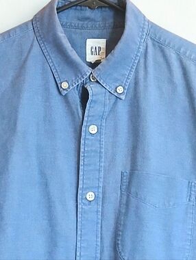 LAST CHANCE! Men's GAP Casual Button Down Shirt in Blue Denim Cotton